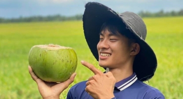 Chàng trai chăn vịt’ thắng giải TikTok Awards là ai